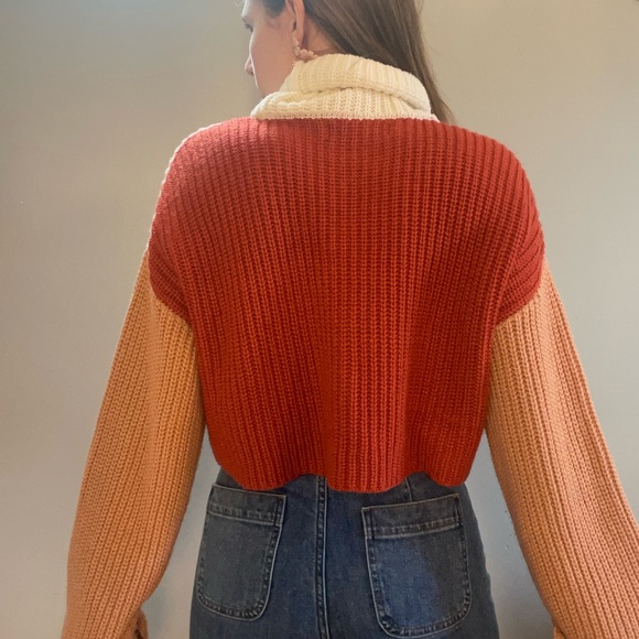 Forever 21 color block cowl neck cropped knit sweater. - Picture 5 of 7